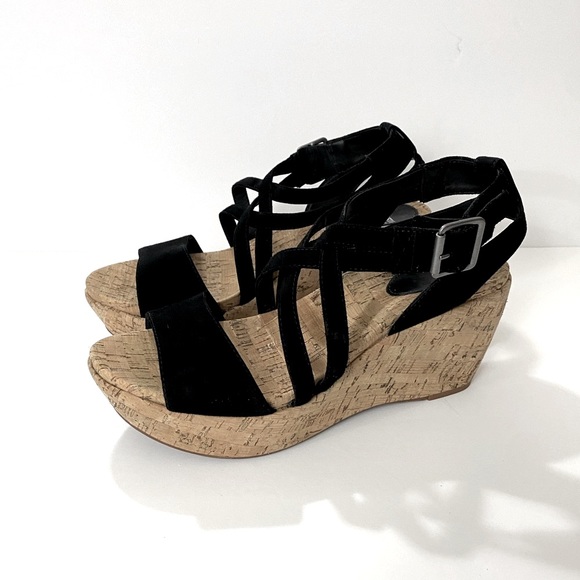 Johnston & Murphy Platform Sandals - Picture 2 of 8